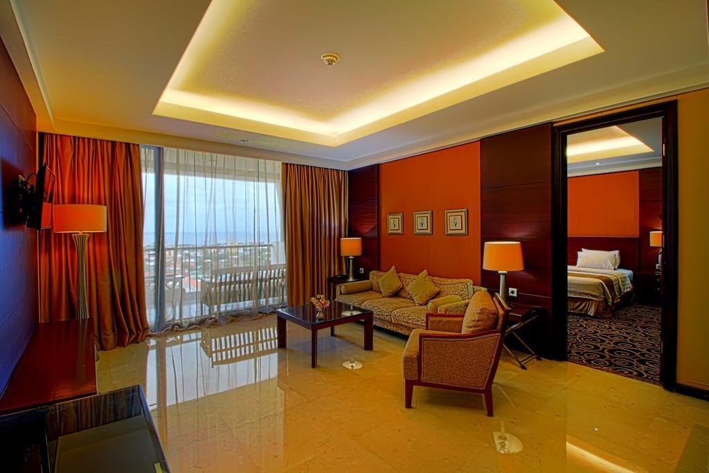 Bela International Hotel & Conventionternate Exterior foto