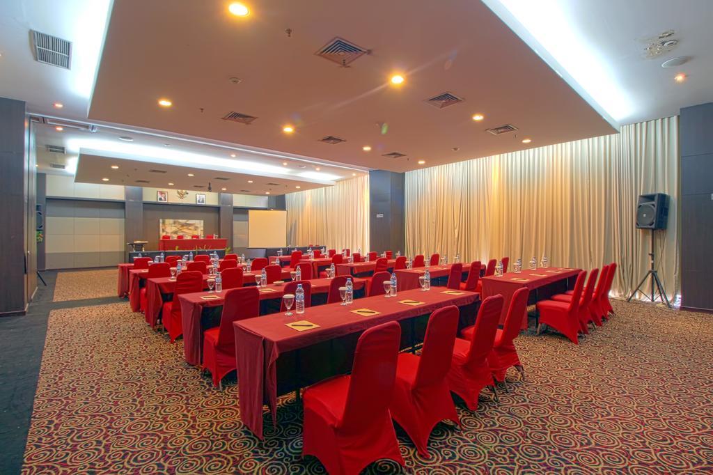 Bela International Hotel & Conventionternate Exterior foto