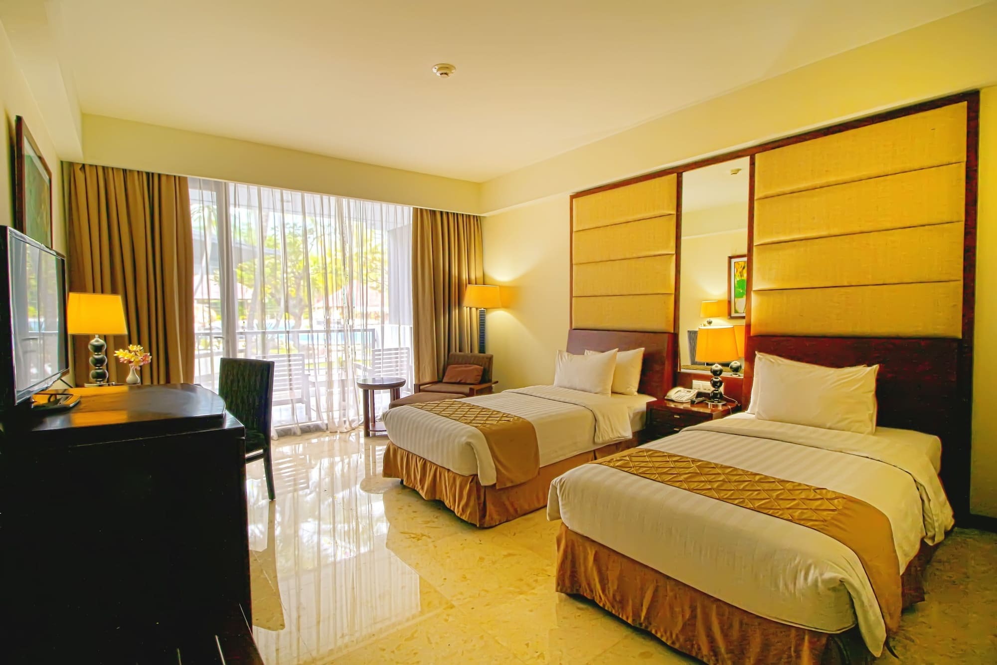 Bela International Hotel & Conventionternate Exterior foto